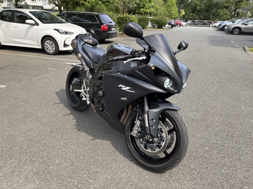 YAMAHA YZF-R1 2011